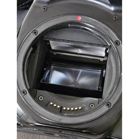 Canon Rebel 35MM EOS S Camera Body Only With Strap - Picture 2 of 8